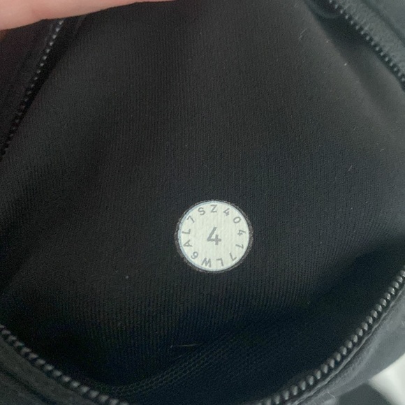 Lululemon Leggings - speed up crops 21" - Picture 3 of 4